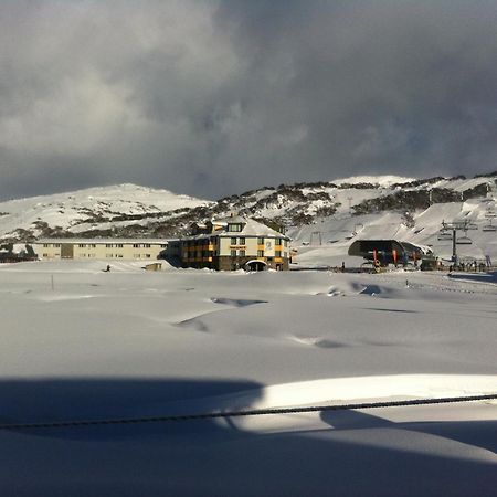 Perisher Manor Hotel เพอริชเชอร์วัลเลย์ ภายนอก รูปภาพ