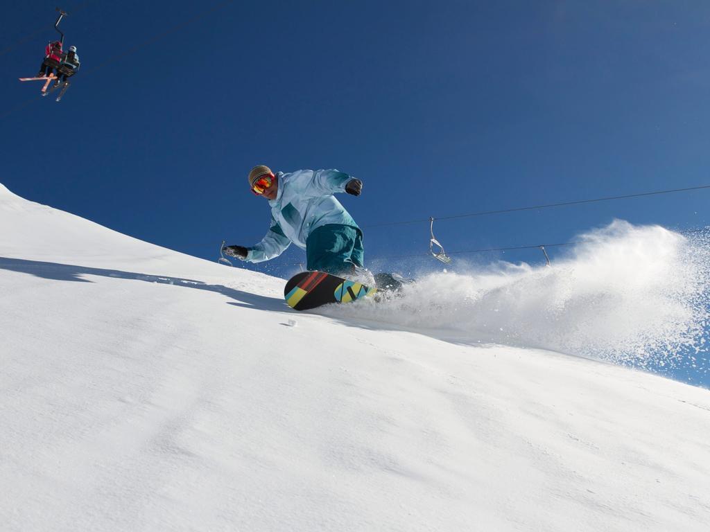 Perisher Manor Hotel เพอริชเชอร์วัลเลย์ ภายนอก รูปภาพ