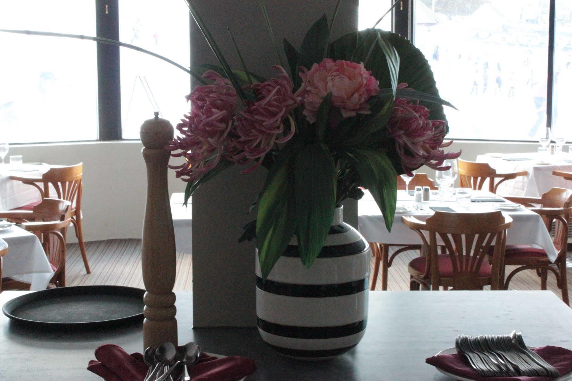 Perisher Manor Hotel เพอริชเชอร์วัลเลย์ ภายนอก รูปภาพ