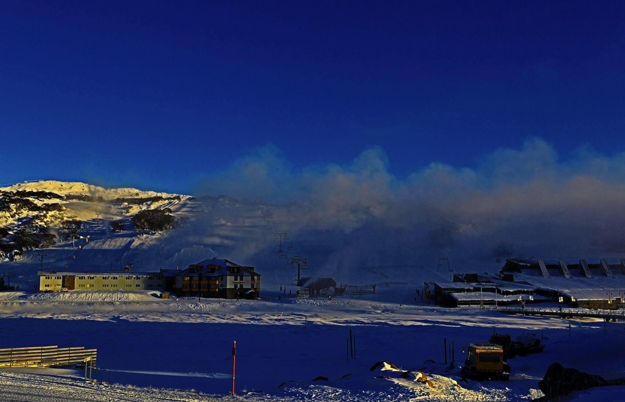 Perisher Manor Hotel เพอริชเชอร์วัลเลย์ ภายนอก รูปภาพ