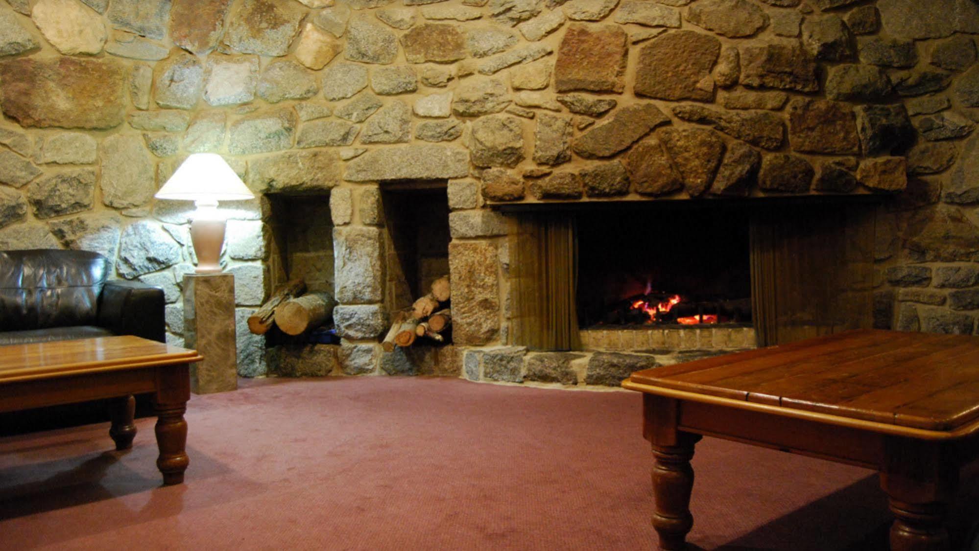 Perisher Manor Hotel เพอริชเชอร์วัลเลย์ ภายนอก รูปภาพ