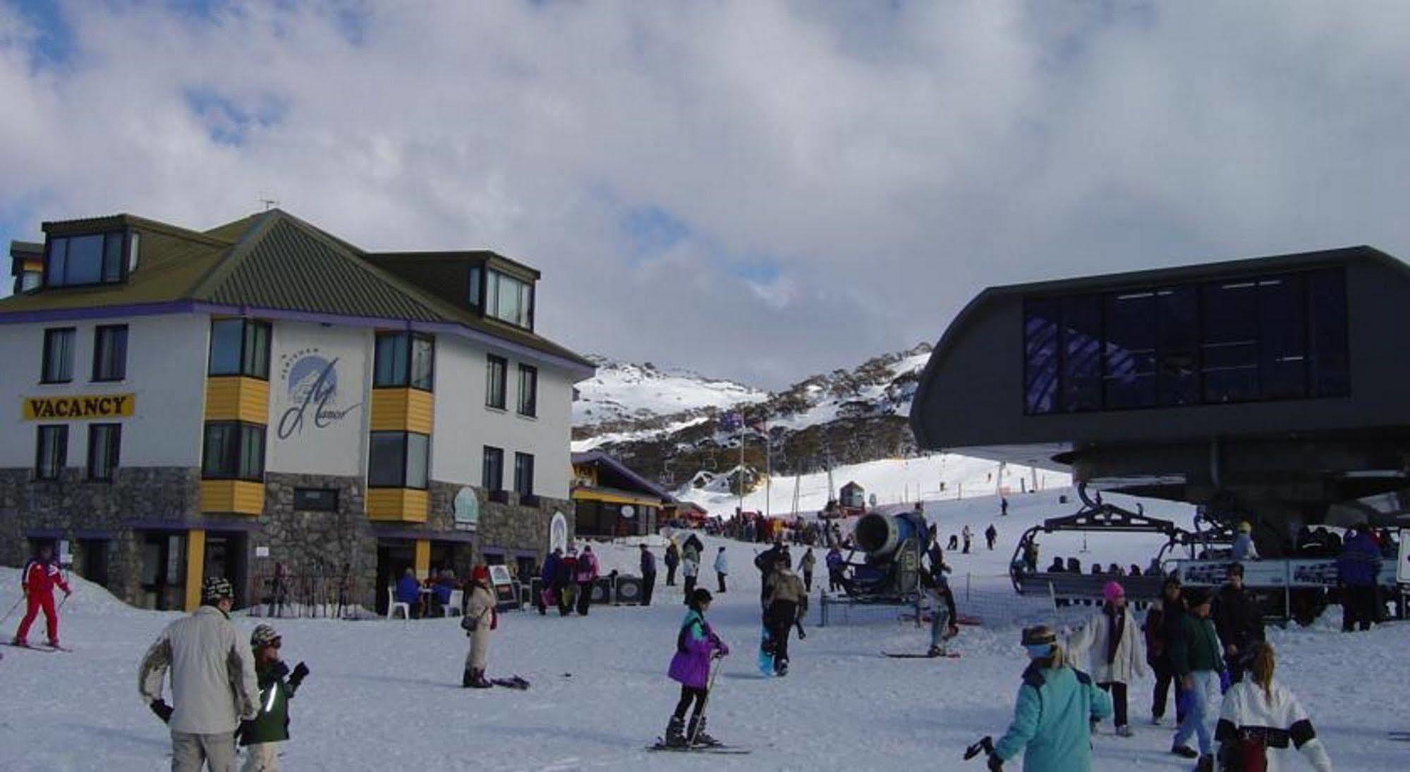 Perisher Manor Hotel เพอริชเชอร์วัลเลย์ ภายนอก รูปภาพ